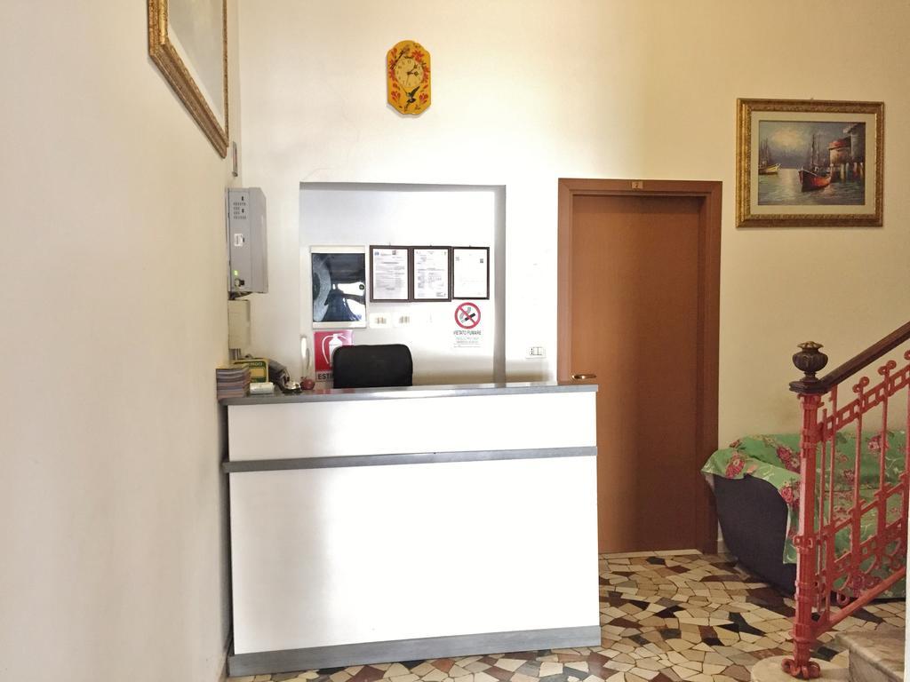 Hotel Oriente Milan Luaran gambar
