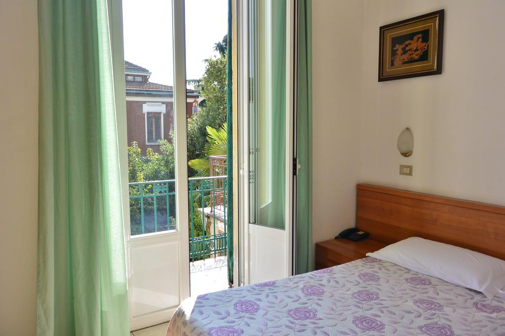 Hotel Oriente Milan Luaran gambar