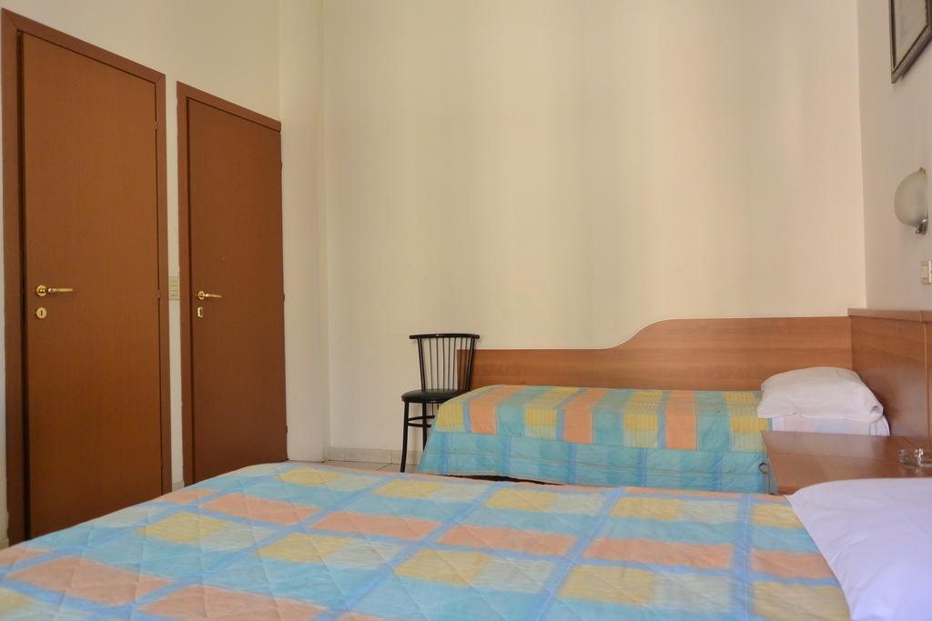 Hotel Oriente Milan Luaran gambar