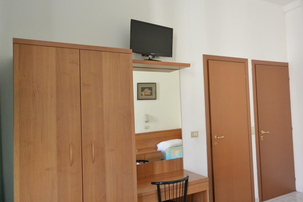 Hotel Oriente Milan Luaran gambar