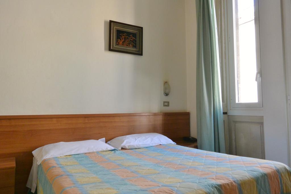 Hotel Oriente Milan Luaran gambar