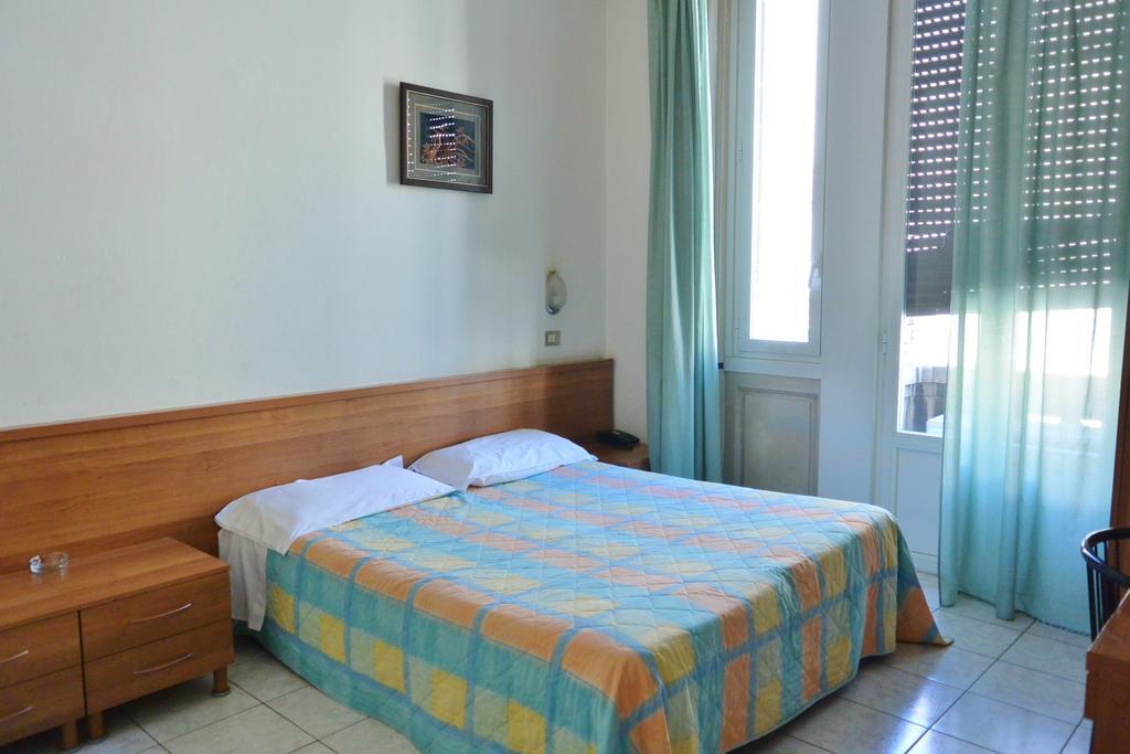 Hotel Oriente Milan Luaran gambar